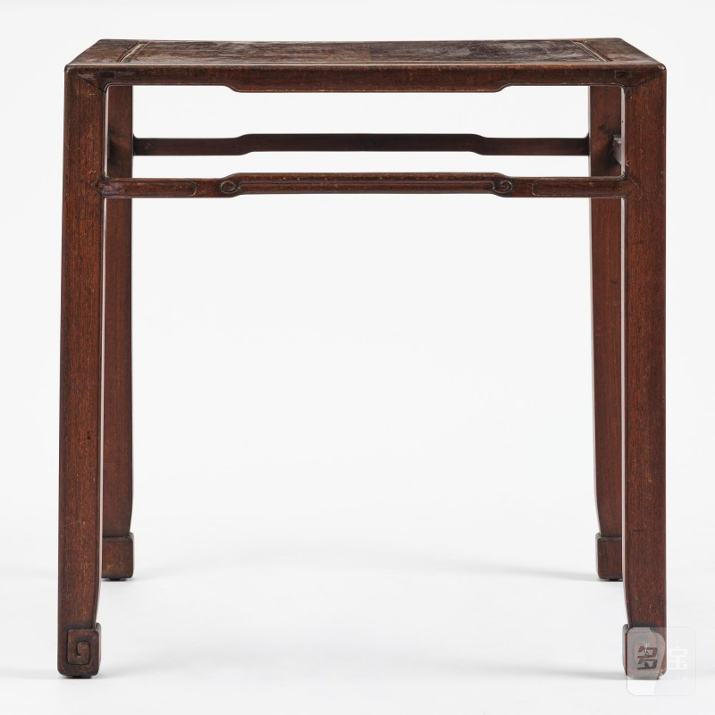 A hardwood table, - 图5